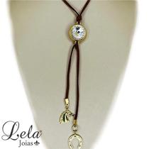 Corrente couro marrom estilo gravatinha com pingente de cavalo e ferradura e zirconia em bijuteria