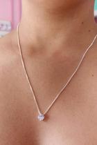 Corrente fina com pedra