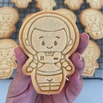 Cortador Astronauta Missão Espacial Buzz Kid em Pé Cortador Astronauta Missão Espacial Buzz Kid em Pé