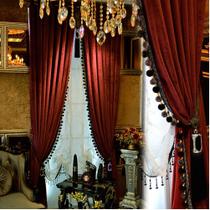 Cortina Helen Curtain Luxury Poms Velvet, 2 painéis, cor de vinho