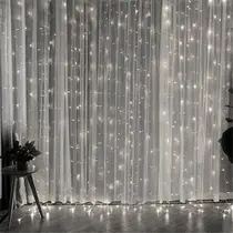 Cortina LED 4x3 Metros 900 Lâmpadas Branca Frio Fixo sem Efeito 127V Cortina LED 4x3 Metros 900 Lâmpadas Branca Frio Fixo sem Efeito 127V