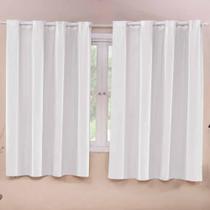 Cortina PVC Corta Luz Blackout 2,20m x 1,30m Branco Cortina PVC Corta Luz Blackout 2,20m x 1,30m Branco