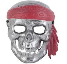 Cosplay de Halloween com máscara de caveira de pirata com bandana vermelha