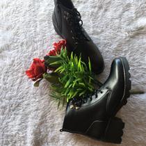 Coturno cano curto, couro, feminina, com cadarço, estilo miltar, marca DAZZANI Coturno cano curto, couro, feminina, com cadarço, estilo miltar, marca DAZZANI