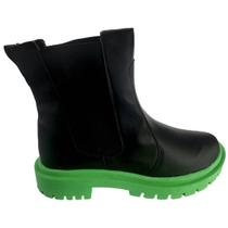Coturno Chelsea Preto Solado Verde Tratorado com 3 cm - ULLY Coturno Chelsea Preto Solado Verde Tratorado com 3 cm - ULLY