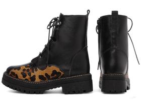 Coturno Feminina Couro Preto Bota Sola Tratorada com Pelo Onça e Zíper Lateral Coturno Feminina Couro Preto Bota Sola Tratorada com Pelo Onça e Zíper Lateral