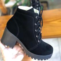 Coturno feminino com pelo e salto Coturno feminino com pelo e salto