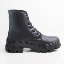 Coturno Feminino Preto Bota Tratorada Bia01 Estilosa leve e Confortável Resistente Atitude Urbana
