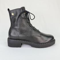 Coturno feminino preto com cadarço e sola tratorada 1818 Coturno feminino preto com cadarço e sola tratorada 1818