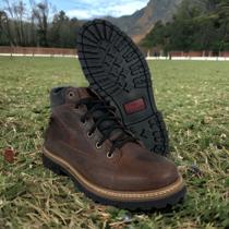 Coturno Gaúcho Masculino Beretta Oficial Marrom Escuro Forração Premium Costura Dupla Ref. 9025