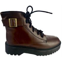 Coturno Marrom Tratorada Com Uma Fivela em Detalhe - ULLY