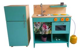 Cozinha Infantil de madeira com geladeira Mundo Tropical Oque é oque é