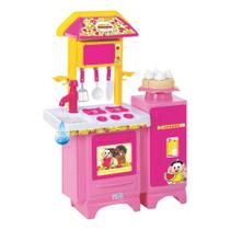 Cozinha Infantil Magic Toys Turma Da Monica C/ Geladeira Cor Rosa Cozinha Infantil Magic Toys Turma Da Monica C/ Geladeira Cor Rosa