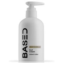 Creme de cachos à base de All Natural Define Curls Controls Frizz 200 ml