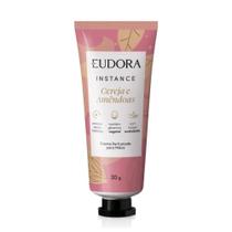 Creme Hidratante para Mãos Perfumado de Cereja Amêndoa 30g Secagem Rápida Eudora Instance Creme Hidratante para Mãos Perfumado de Cereja Amêndoa 30g Secagem Rápida Eudora Instance