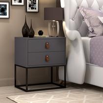 Criado Unic Cinza 02 Gavetas E Puxadores Em Couro Com Pés De Metal Criado Unic Cinza 02 Gavetas E Puxadores Em Couro Com Pés De Metal