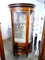 Cristaleira Frances Rádica Madeira Capitonê Alto Padrão Luxo Cristaleira Frances Rádica Madeira Capitonê Alto Padrão Luxo