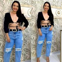 Cropede + Calça jeans detonada