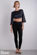 Cropped acetinado costas nuas com amarração e argolas Cropped acetinado costas nuas com amarração e argolas