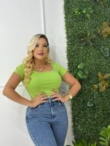 Cropped básico casual dia a dia modelinho com decote em quadrado