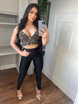 Cropped bordado manualmente com pérola ônix número 6 espelhado