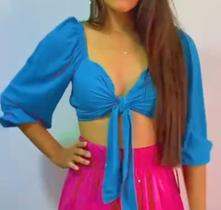 Cropped com amarração na frente