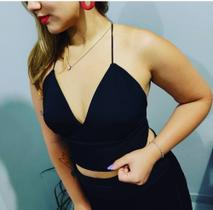 Cropped com renda nas costas