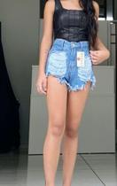 cropped de couro preto com alças largas super versátil e confortável cropped de couro preto com alças largas super versátil e confortável