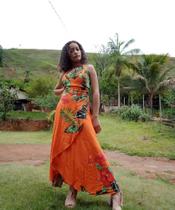 Cropped e saia envelope conjunto