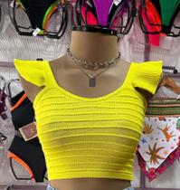Cropped em tricô com babado na alcinha Tamanho P