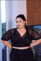 Cropped em tule transpassado plus size