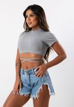 Cropped Feminino Com Gola Trançado Na Frente Tecido Canelado