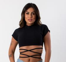Cropped Feminino Com Gola Trançado Na Frente Tecido Canelado Cropped Feminino Com Gola Trançado Na Frente Tecido Canelado