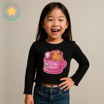 Cropped Infantil Manga Longa em Tecido Ribana Com Estampa de capivara na Xícara Cropped Infantil Manga Longa em Tecido Ribana Com Estampa de capivara na Xícara
