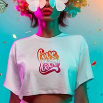 Cropped Love is Love Lésbica - ORGULHO - Branco - Preto - LGBT Cropped Love is Love Lésbica - ORGULHO - Branco - Preto - LGBT