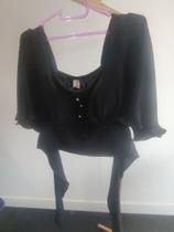 Cropped manga curta preta