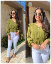Cropped mangas longas verde musgo TAM p e m, calça ri19 branca do 36 ao 46, dona da moda Cropped mangas longas verde musgo TAM p e m, calça ri19 branca do 36 ao 46, dona da moda