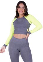 Cropped / top fitness mangas longas em tela verde com mescla