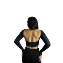 Cropped top lara mangas longas e costas nuas baby tee moda gringa blogueira fitness casual