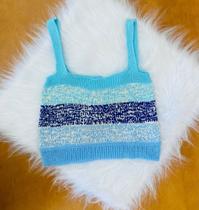 cropped tricô azul bebê azul marinho e branco