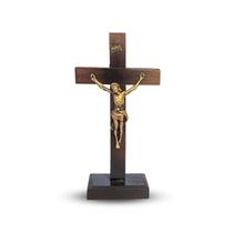 Crucifixo de Mesa com Cristo 17cm Cruz de Madeira Pinus com Base Rústica Artesanal com Pedestal Alto Brilho Para Altar - Divinário