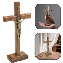 Crucifixo De Mesa E Parede Com Medalha De São Bento Dourado 19 Cm