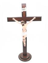 Crucifixo De Mesa Madeira Cristo Resina Base Grande 52 Cm - FORNECEDOR 13