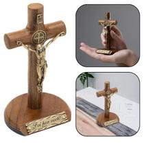 Crucifixo de parede e mesa madeira cilíndrico são bento dourado 17 cm