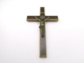 Crucifixo De Parede Madeira Escura E Metal 34 Cm