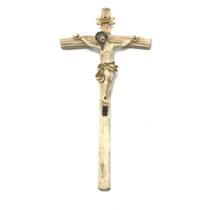 Crucifixo De Parede Resina Tradicional 25 Cm De Altura