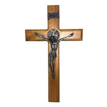 Crucifixo Para Parede Em Madeira Com Medalha De São Bento Em Metal Nas Cores Ouro/Prata/Onix 26cm