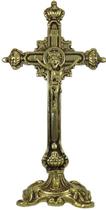 Crucifixo Português de Mesa Artesanal em Latão Reciclado Elegância, Sustentabilidade e Tradição Crucifixo Português de Mesa Artesanal em Latão Reciclado Elegância, Sustentabilidade e Tradição