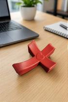 Cruz de Bolso Conforto e Fé - Vermelho: O Seu Refúgio de Paz na Palma da Mão