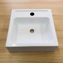 Cuba Pia de Apoio Branca Quadrada para Banheiro Lavabo 35x35x11cm com Furos Cuba Pia de Apoio Branca Quadrada para Banheiro Lavabo 35x35x11cm com Furos